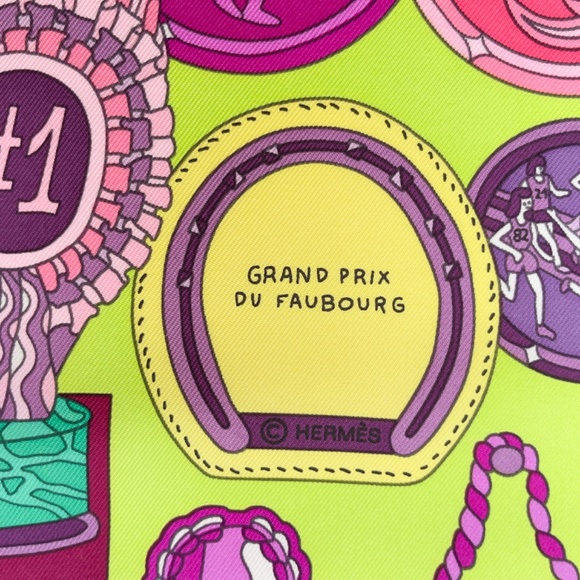 NWT Hermes Scarf Carré 90 "Les Trophées" in Green/Purple - Picture 5 of 10